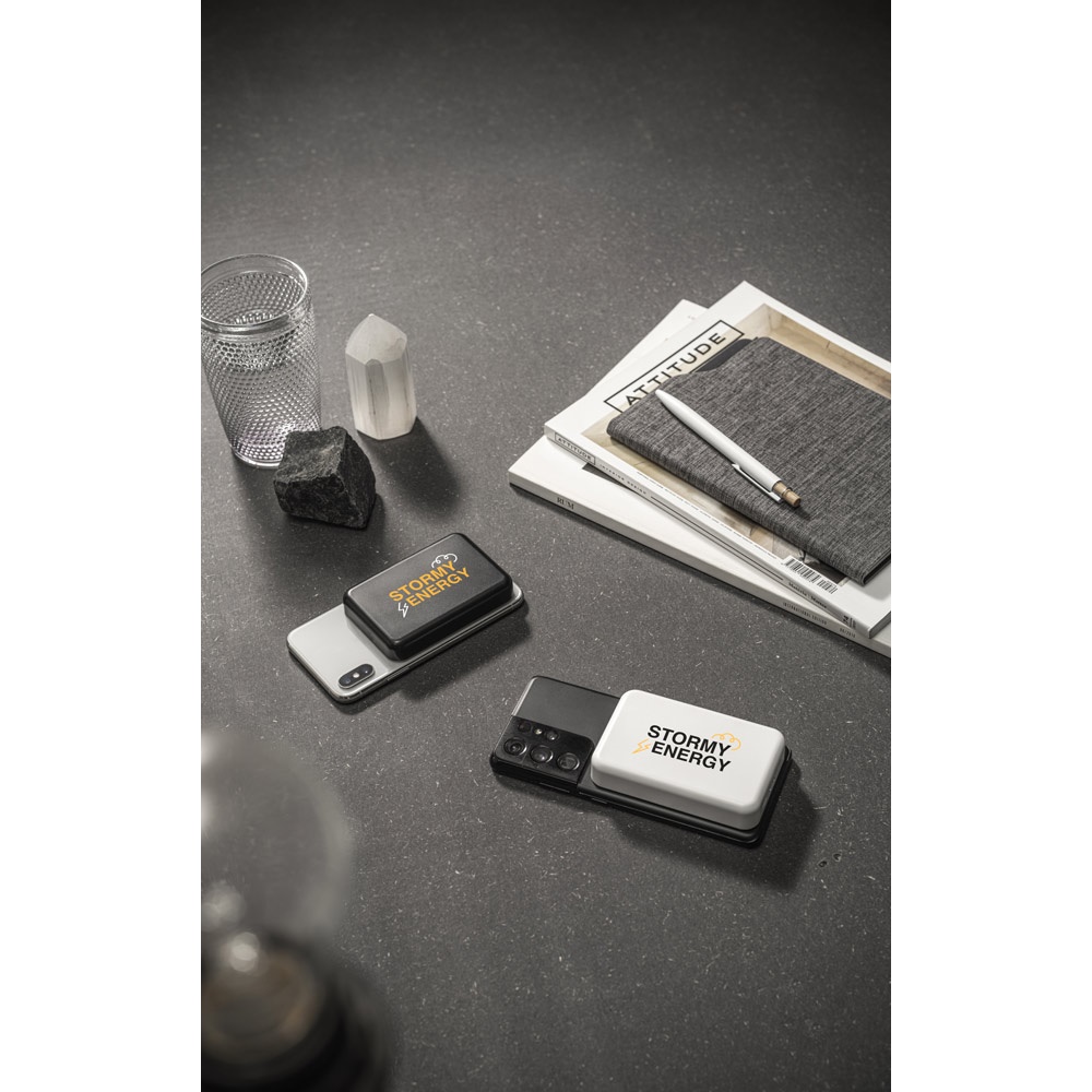 Batterie nomade magnétique de 5 000 mAh avec chargeur sans fil ultrarapide de 15 W en ABS recyclé (100 % rABS)