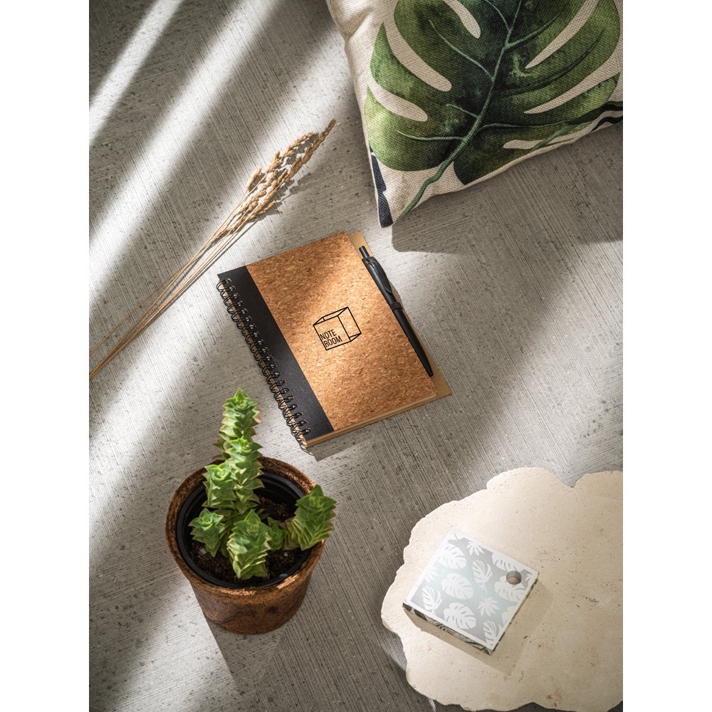 Carnet B6 en liège et polyester recyclé (100% rPET) avec stylo bille