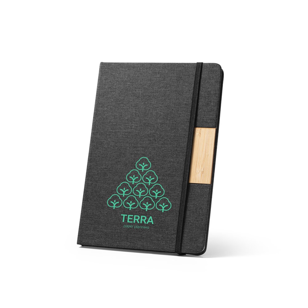 MÁRQUEZ. Cahier A5 à couverture rigide fabriquée à partir de tissu PET 100% recyclé, avec pages lignées en papier 100% recyclé